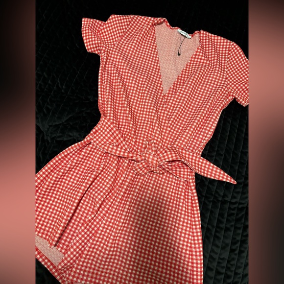 Patterned red and white romper with waist belt - Picture 1 of 7